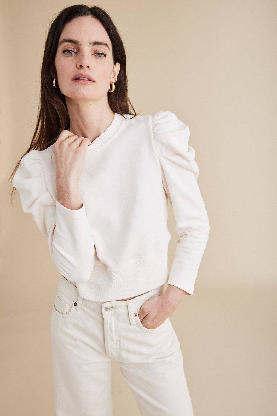 The Just Enough Puff Sweatshirt in Cream